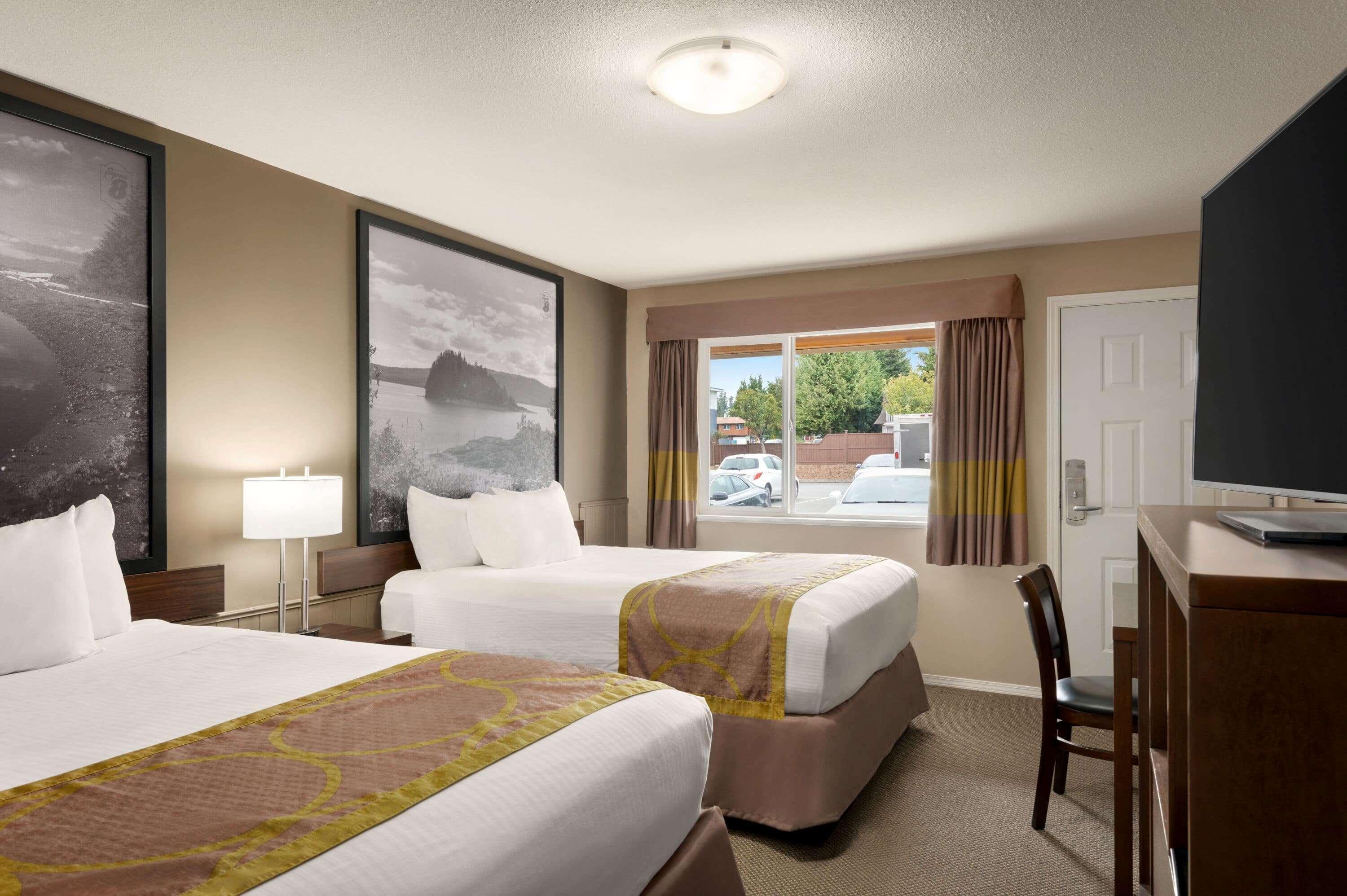 Super 8 By Wyndham Courtenay Exterior photo